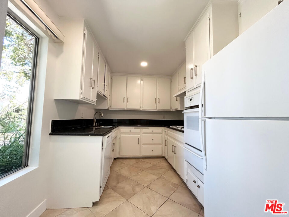 439 S Oakhurst Dr Unit: 1