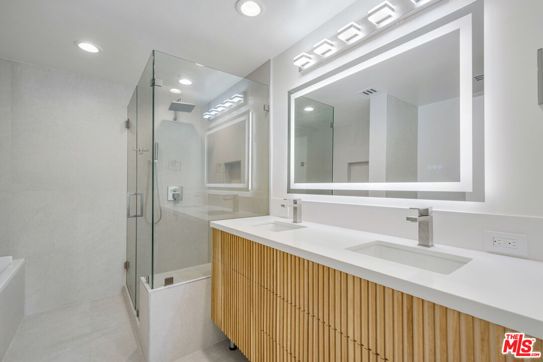 801 Ocean Ave Unit: 401