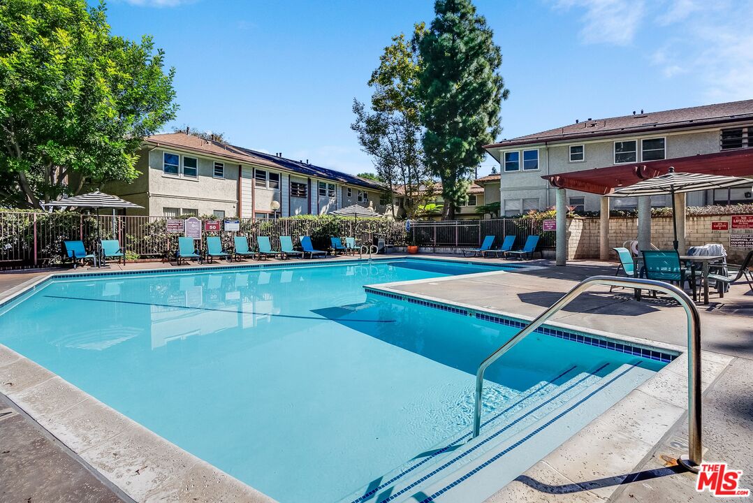 3641 Kalsman Dr Unit: 4