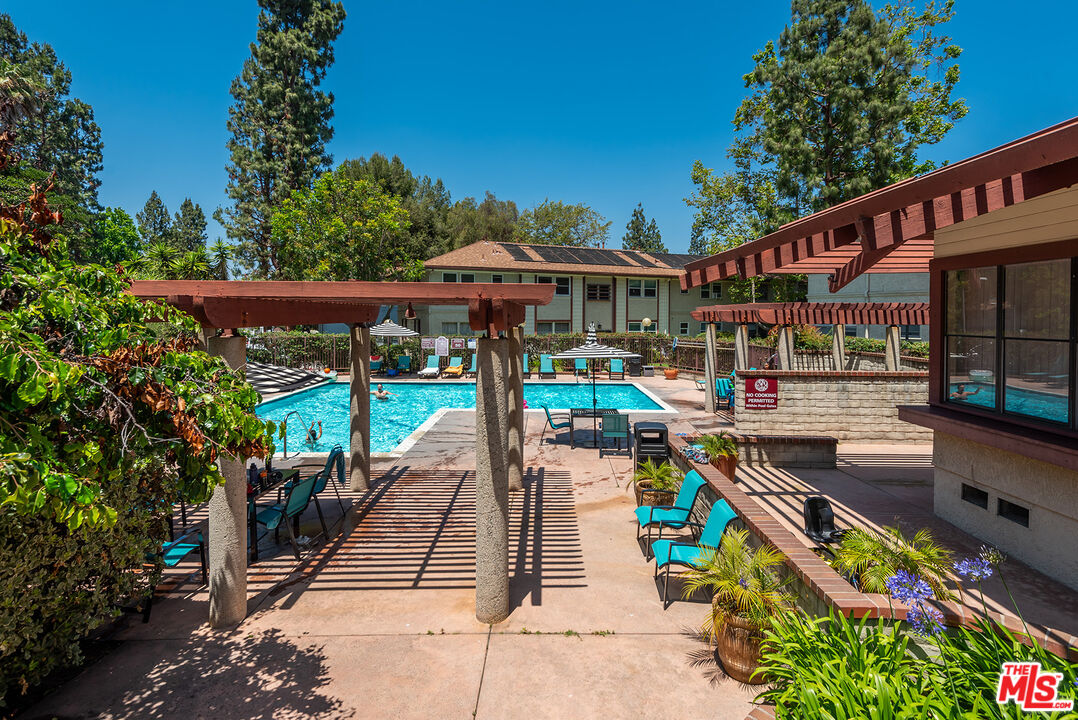3641 Kalsman Dr Unit: 4