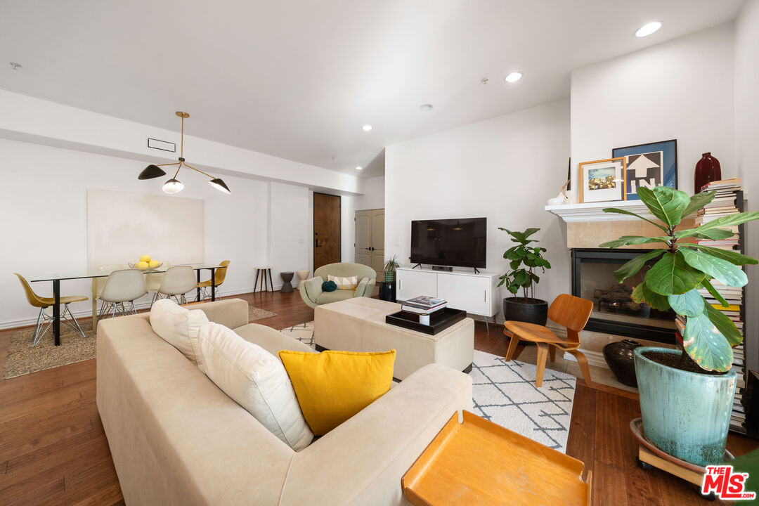 10913 Whipple St Unit: 205