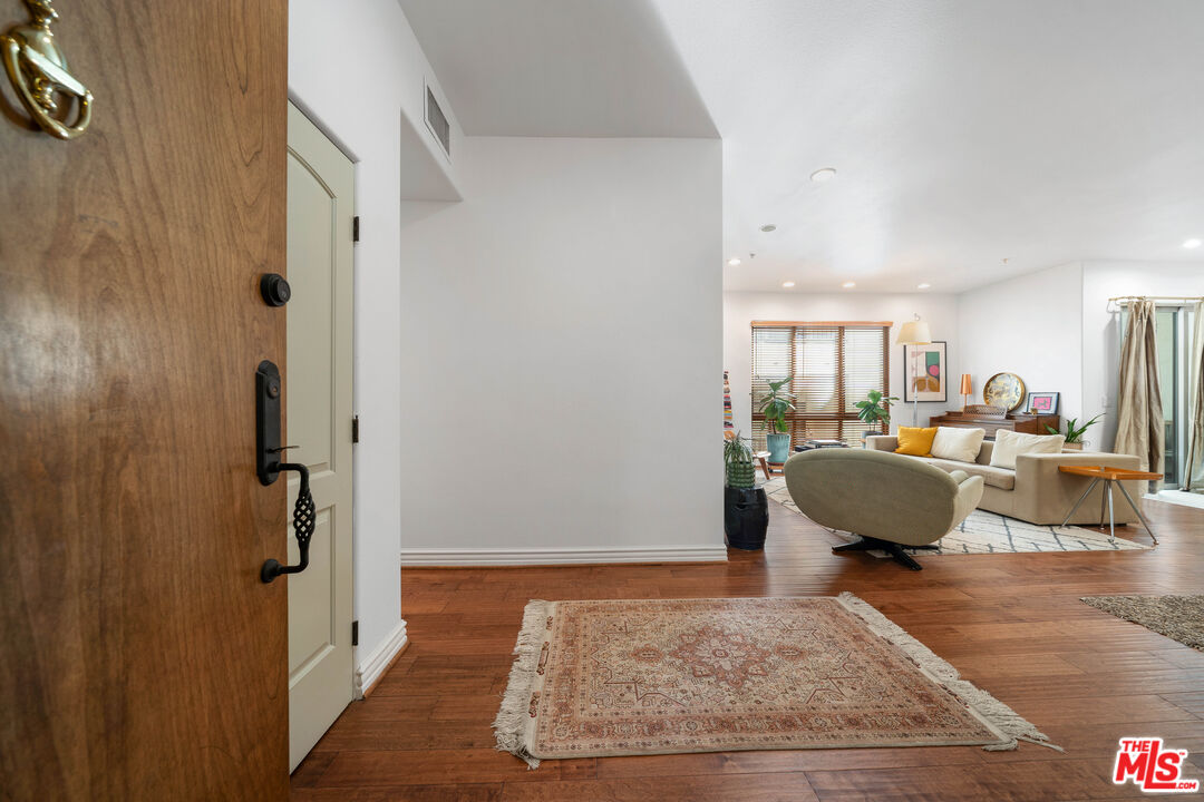 10913 Whipple St Unit: 205