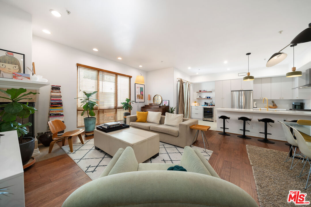 10913 Whipple St Unit: 205