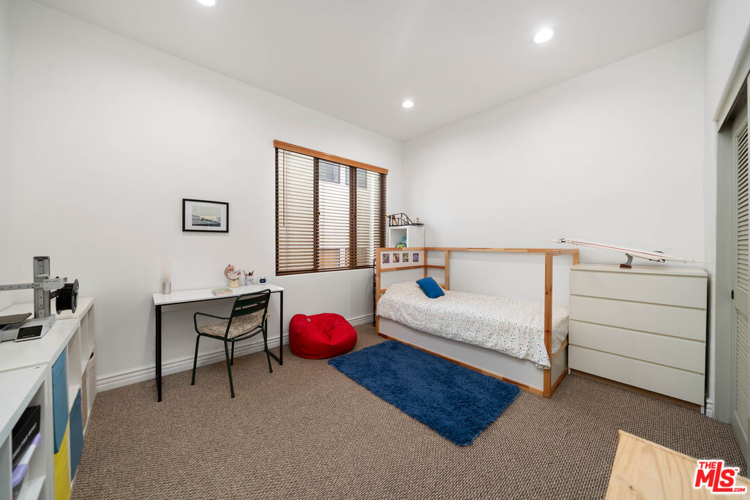 10913 Whipple St Unit: 205