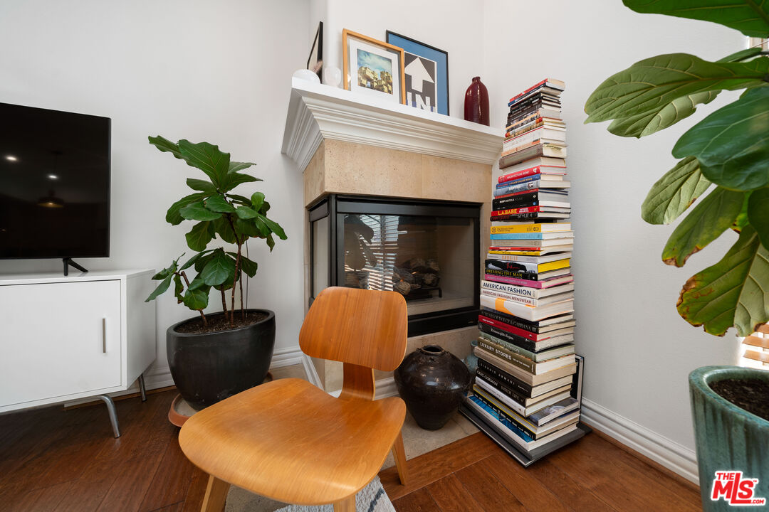 10913 Whipple St Unit: 205