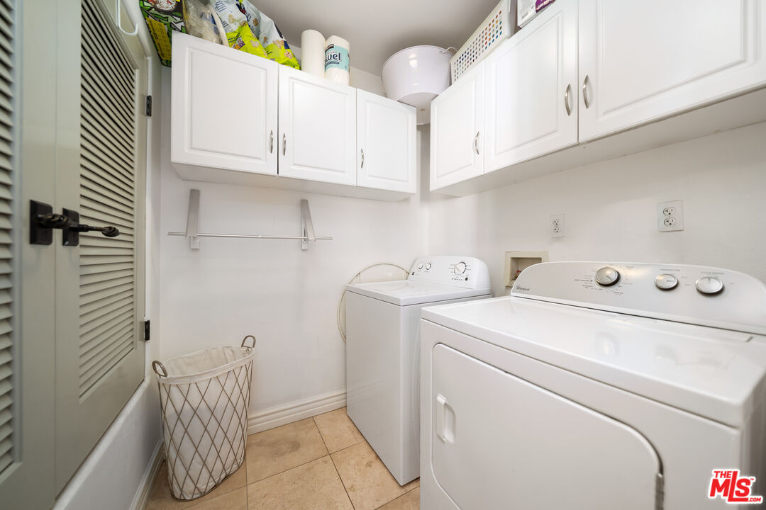 10913 Whipple St Unit: 205
