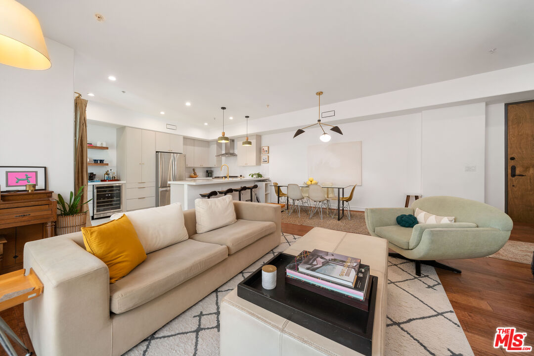 10913 Whipple St Unit: 205