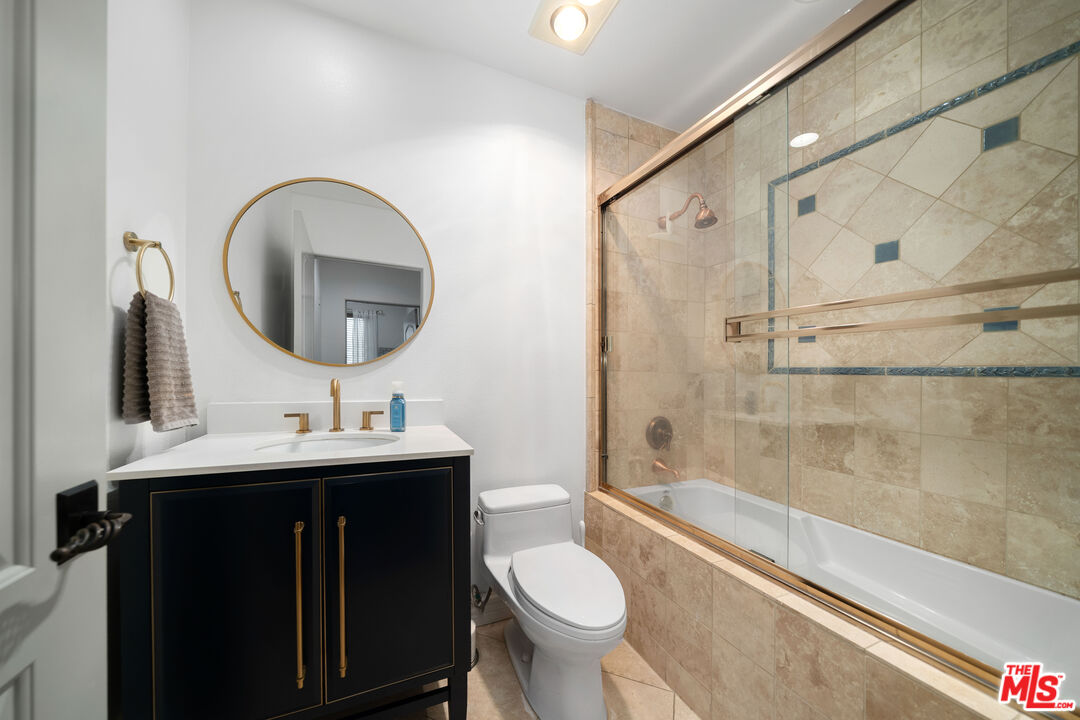 10913 Whipple St Unit: 205