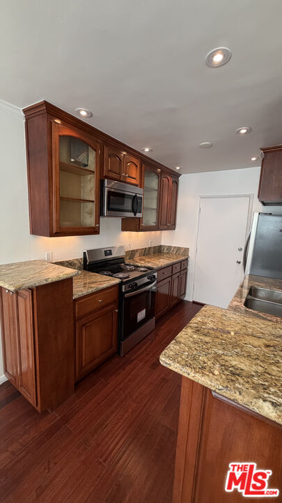 960 Larrabee St Unit: 126