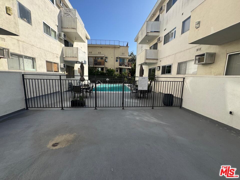 960 Larrabee St Unit: 126