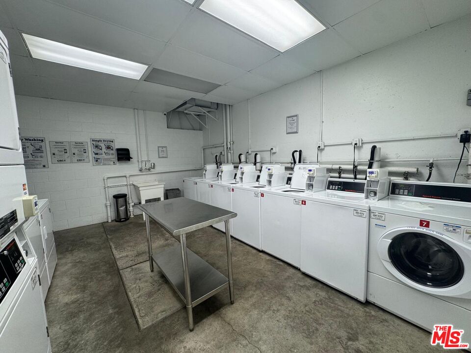 960 Larrabee St Unit: 126