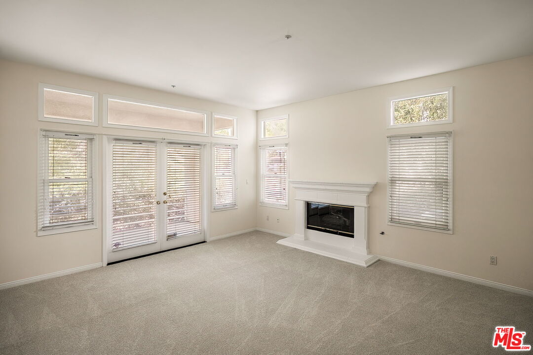 604 Palisades Dr