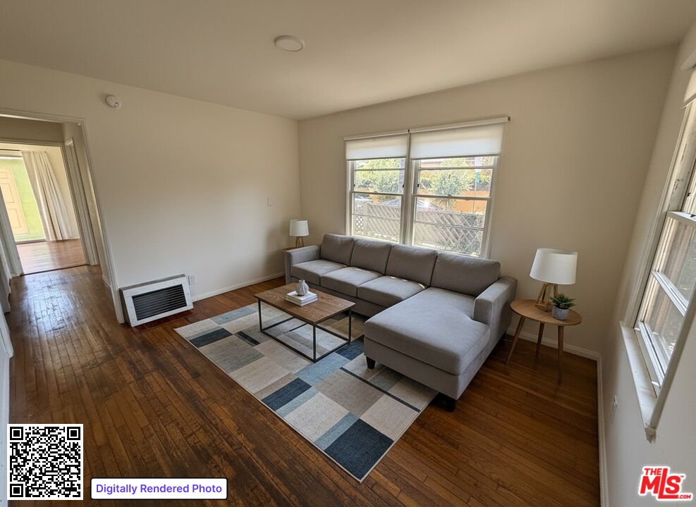 802 Superba Ave