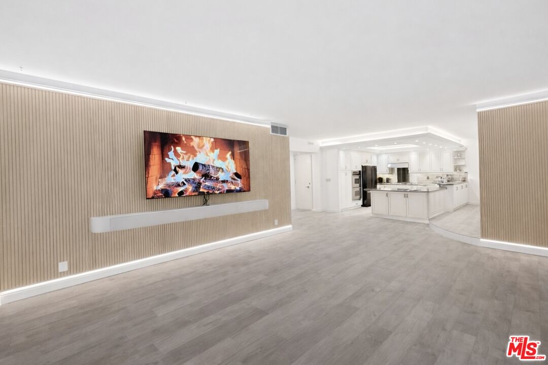 17366 W Sunset Blvd Unit: 105