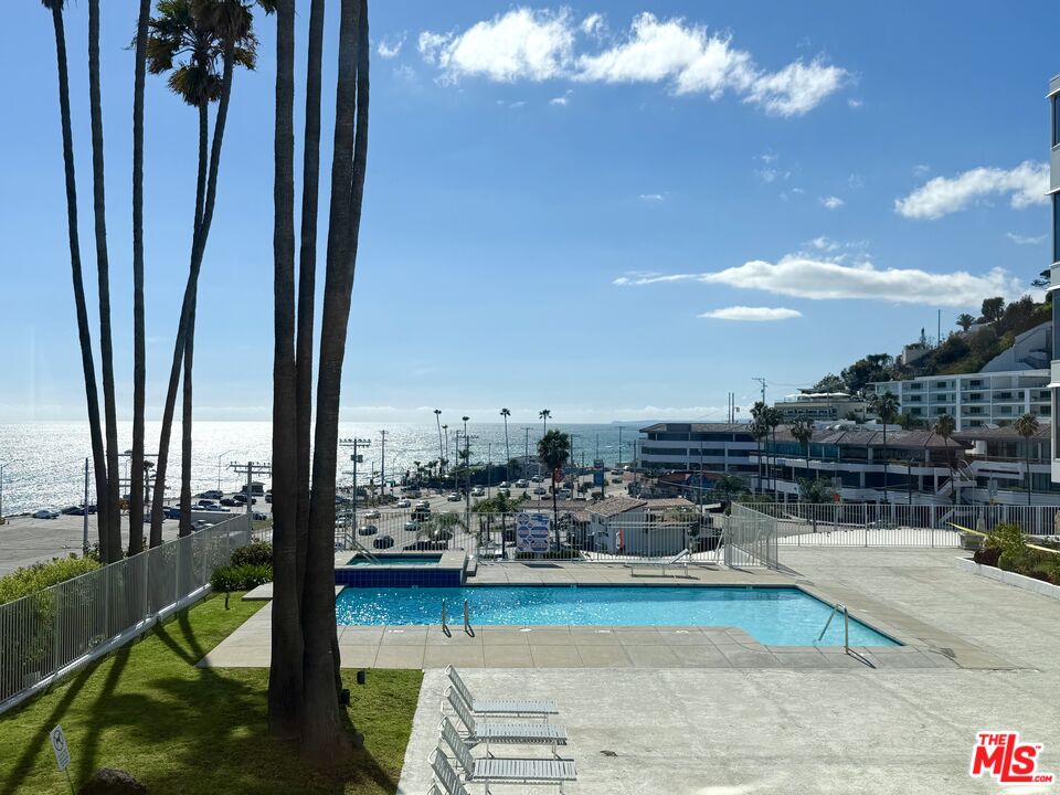 17366 W Sunset Blvd Unit: 105