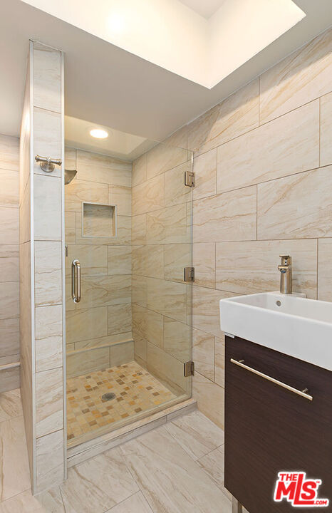 2749 S Sepulveda Blvd