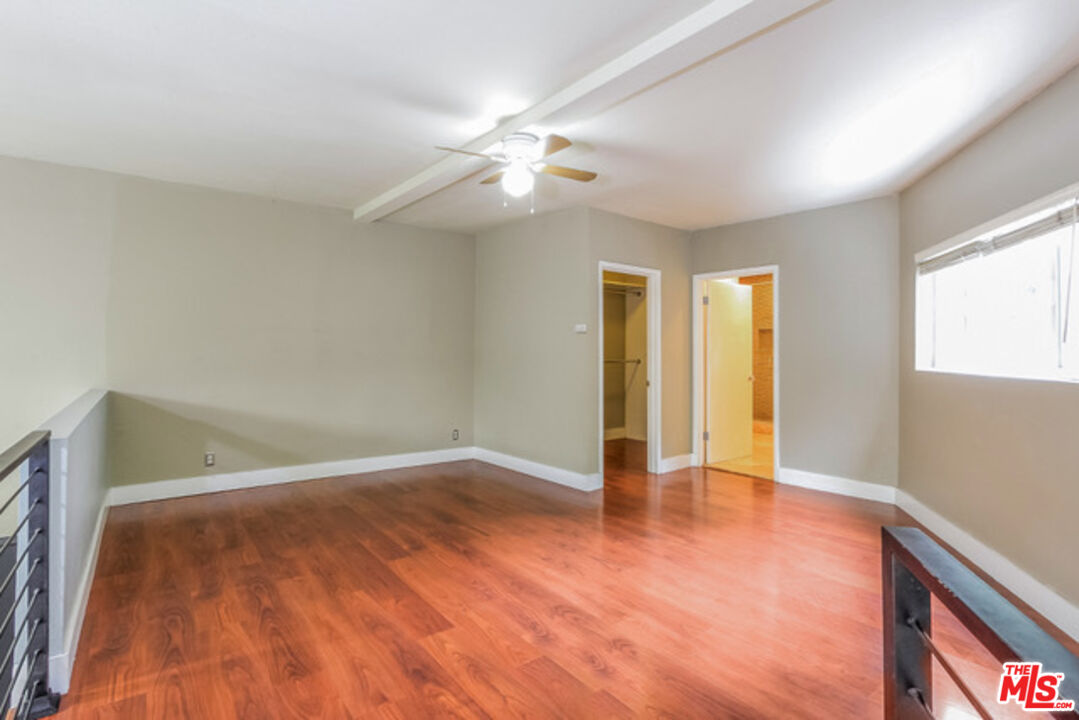 2749 S Sepulveda Blvd