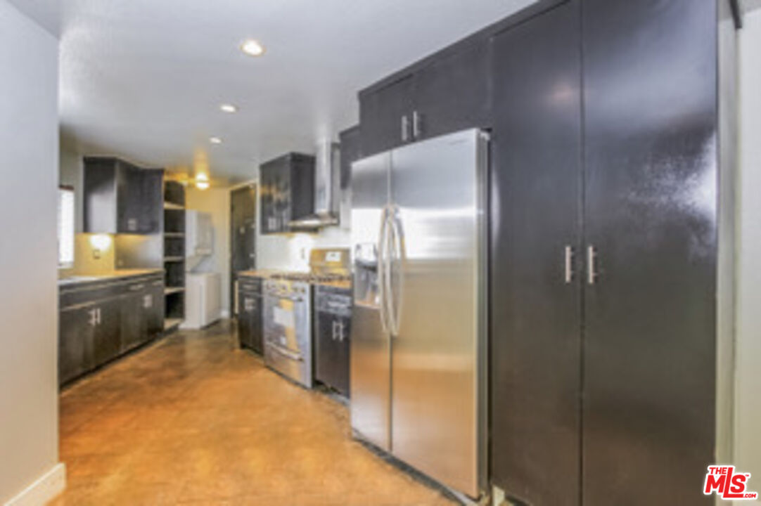 2749 S Sepulveda Blvd