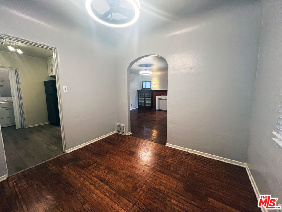 2749 S Sepulveda Blvd