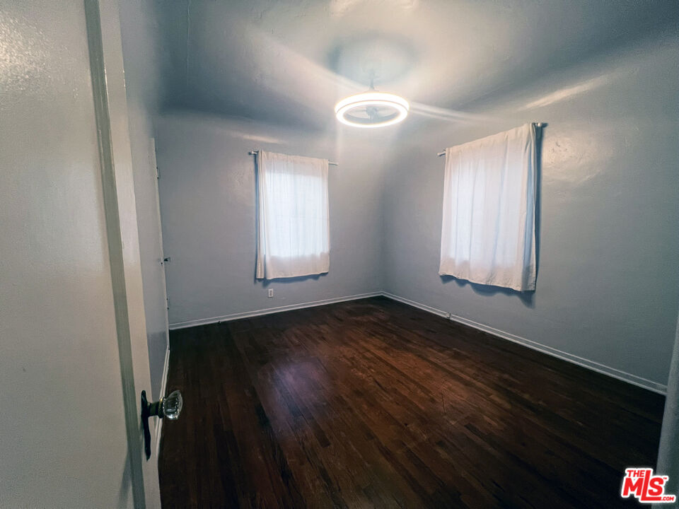 2749 S Sepulveda Blvd