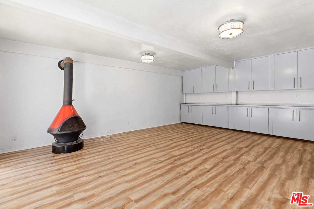 2749 S Sepulveda Blvd