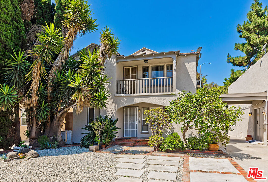 2749 S Sepulveda Blvd