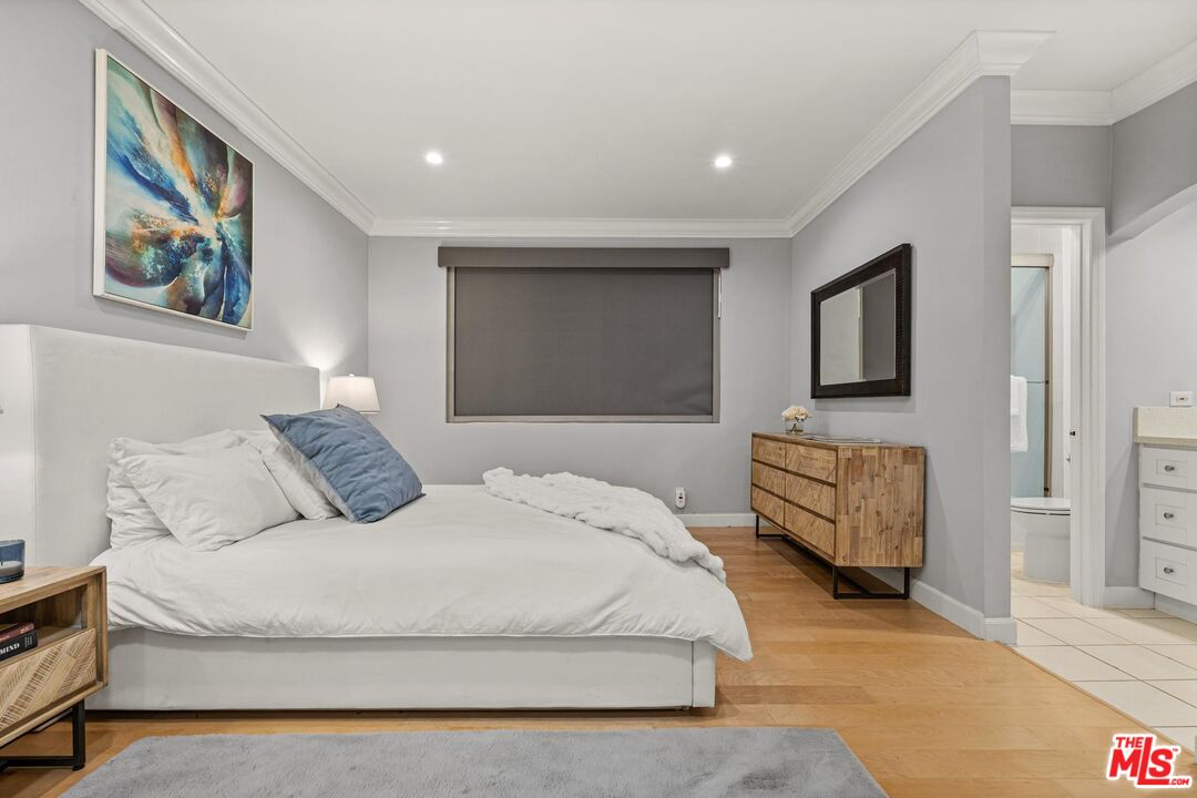 1375 Kelton Ave Unit: 206