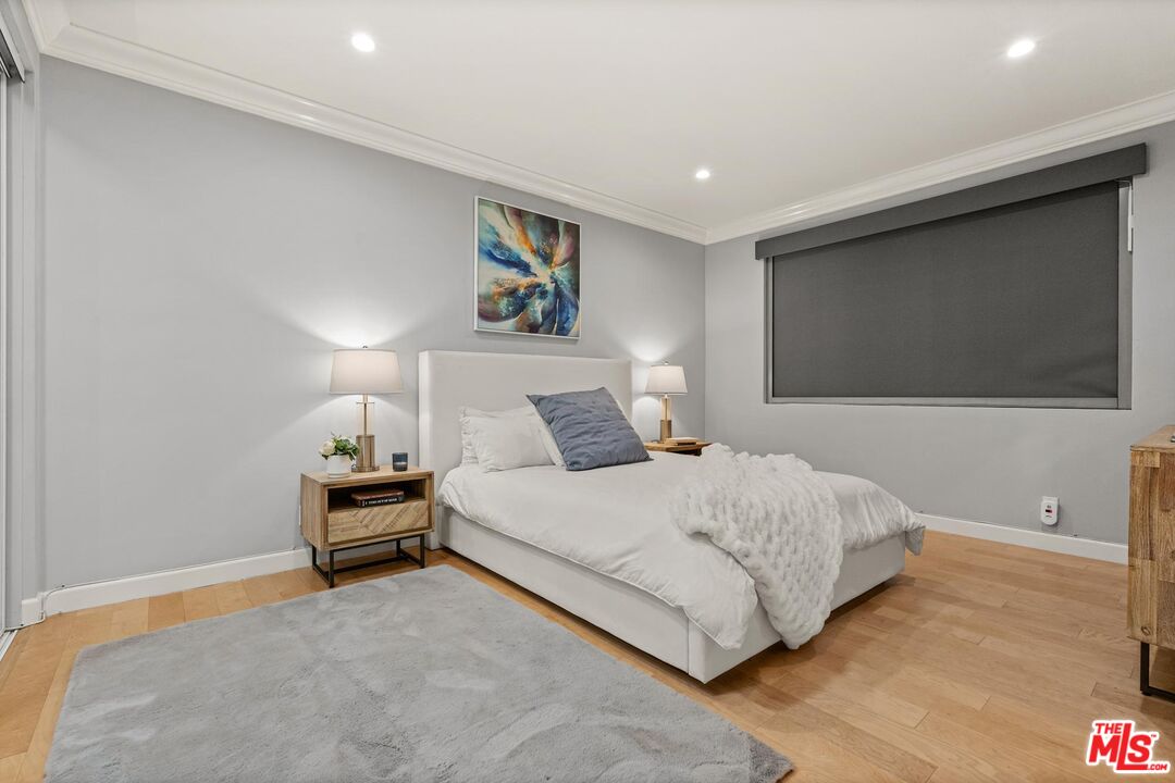 1375 Kelton Ave Unit: 206