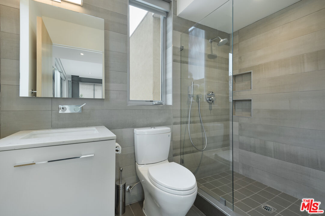 11962 GORHAM AVE Unit: 2