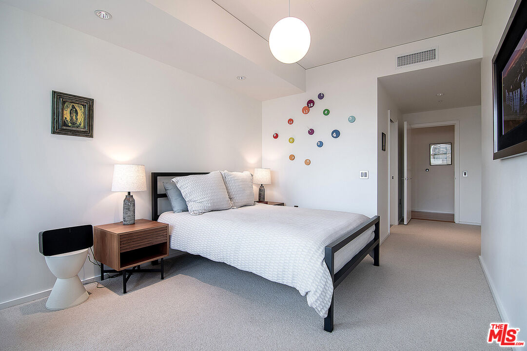 1155 S Grand Ave Unit: 1511