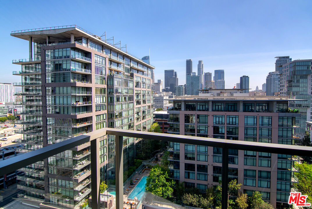 1155 S Grand Ave Unit: 1511