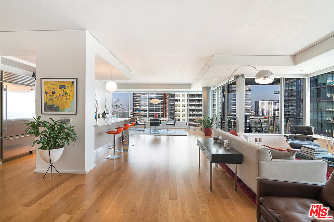 1155 S Grand Ave Unit: 1511