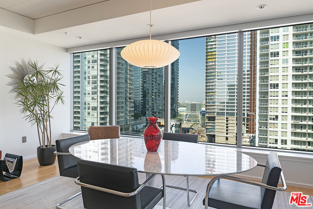 1155 S Grand Ave Unit: 1511