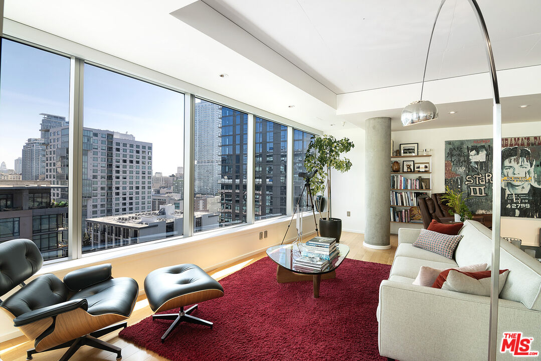 1155 S Grand Ave Unit: 1511