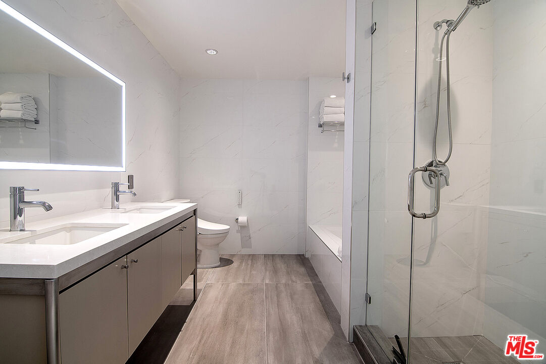 1155 S Grand Ave Unit: 1511