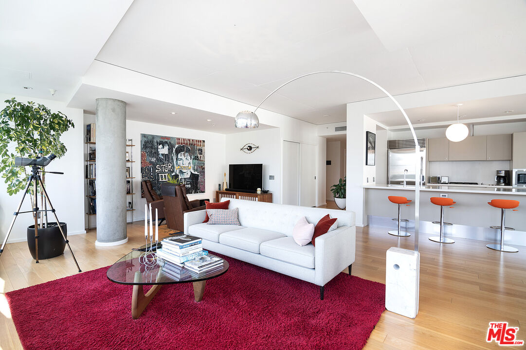 1155 S Grand Ave Unit: 1511