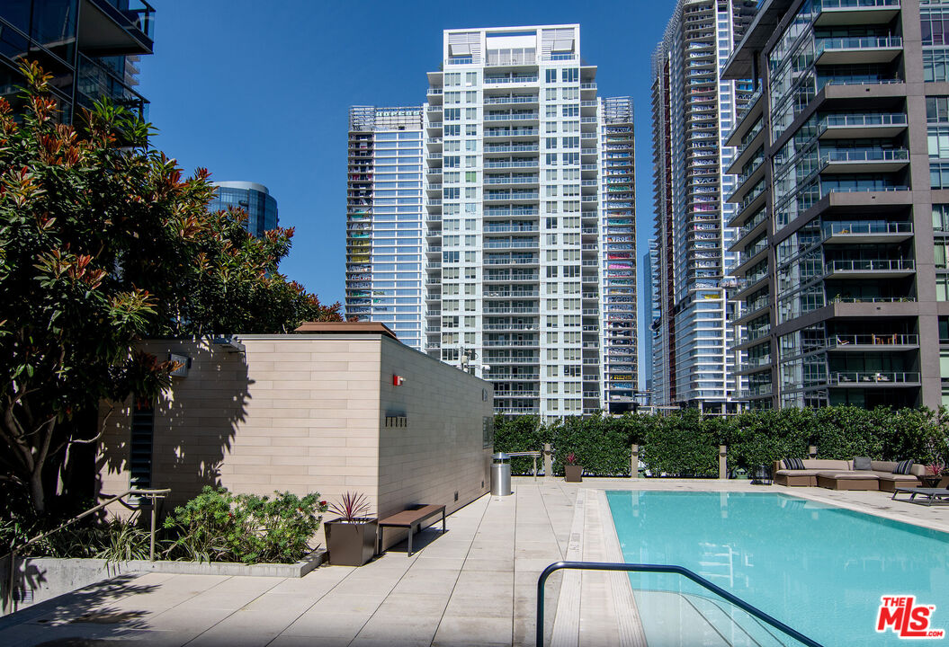1155 S Grand Ave Unit: 1511