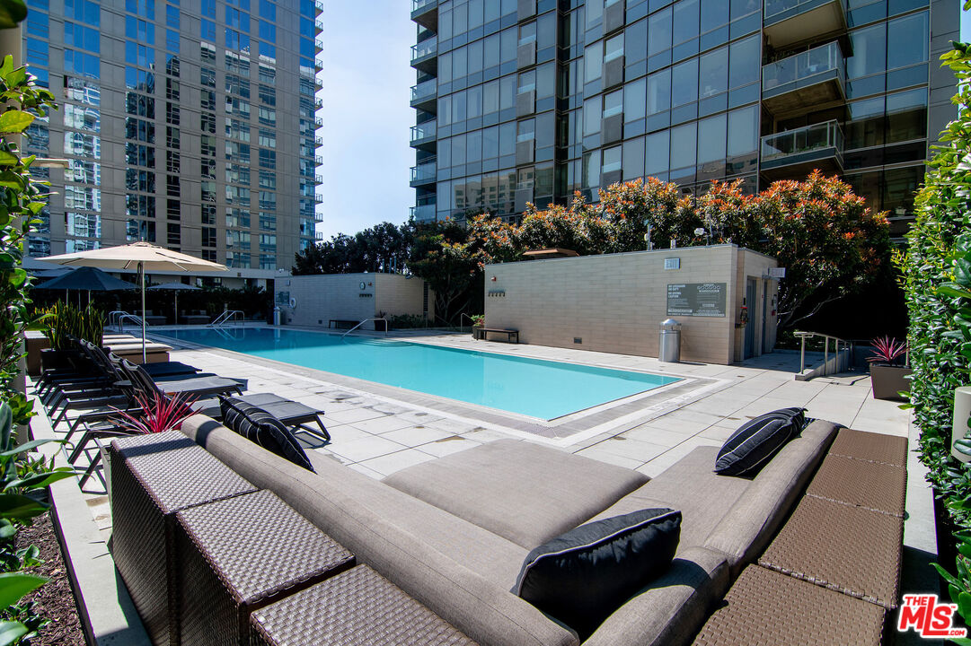 1155 S Grand Ave Unit: 1511