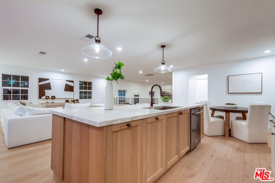 10436 Cheviot Dr