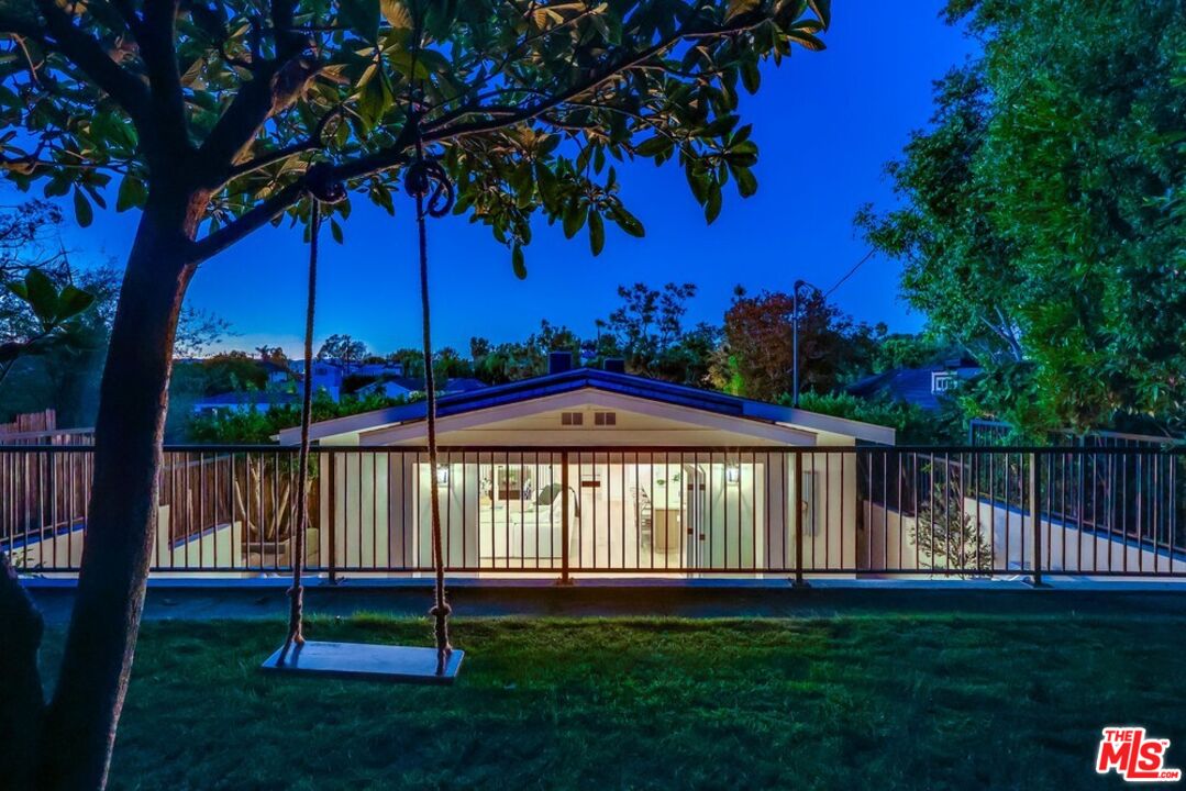 10436 Cheviot Dr