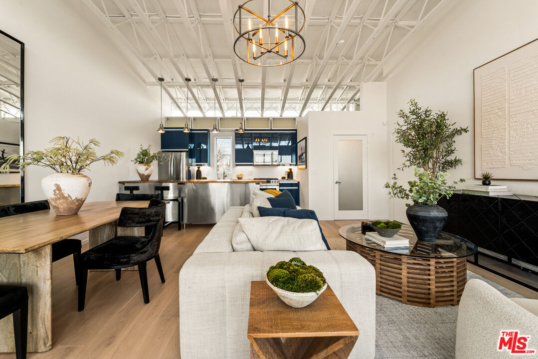 630 Rose Ave Unit: 5