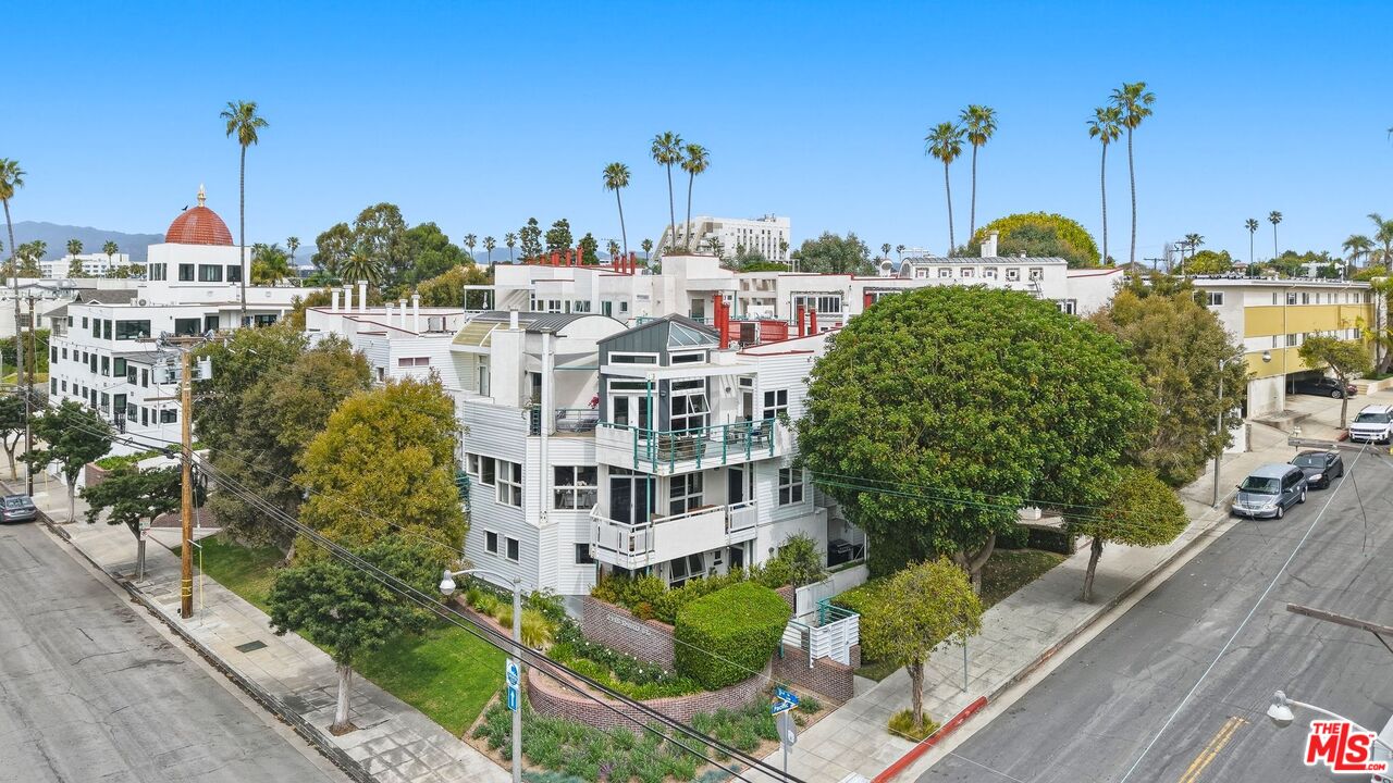 2115 3rd St Unit: 102
