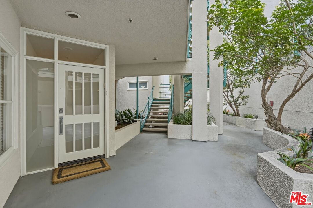 2115 3rd St Unit: 102