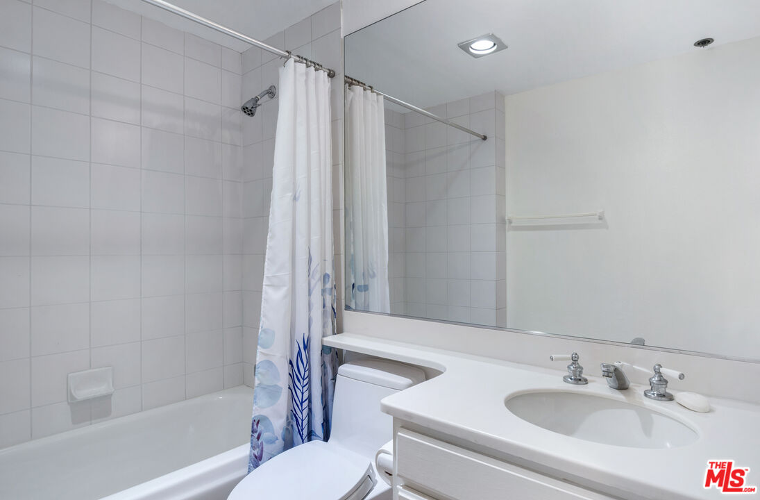 2920 Neilson Way Unit: 306