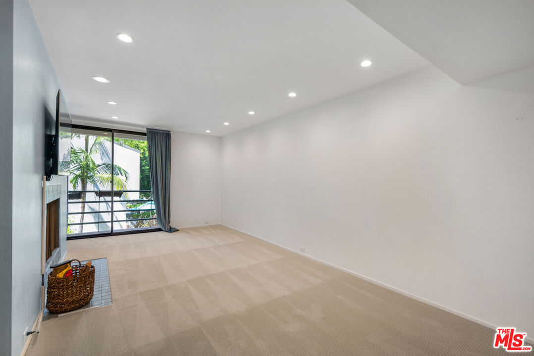 2920 Neilson Way Unit: 306