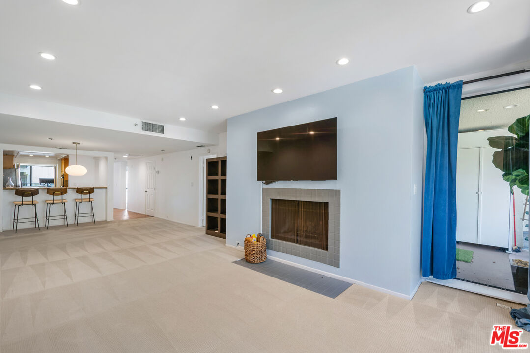 2920 Neilson Way Unit: 306