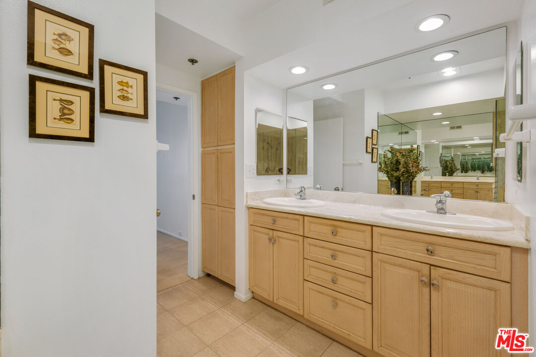 2920 Neilson Way Unit: 306