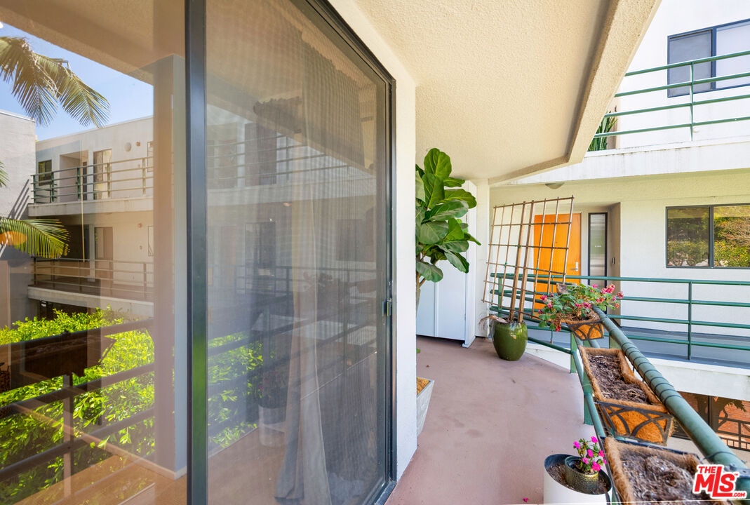 2920 Neilson Way Unit: 306