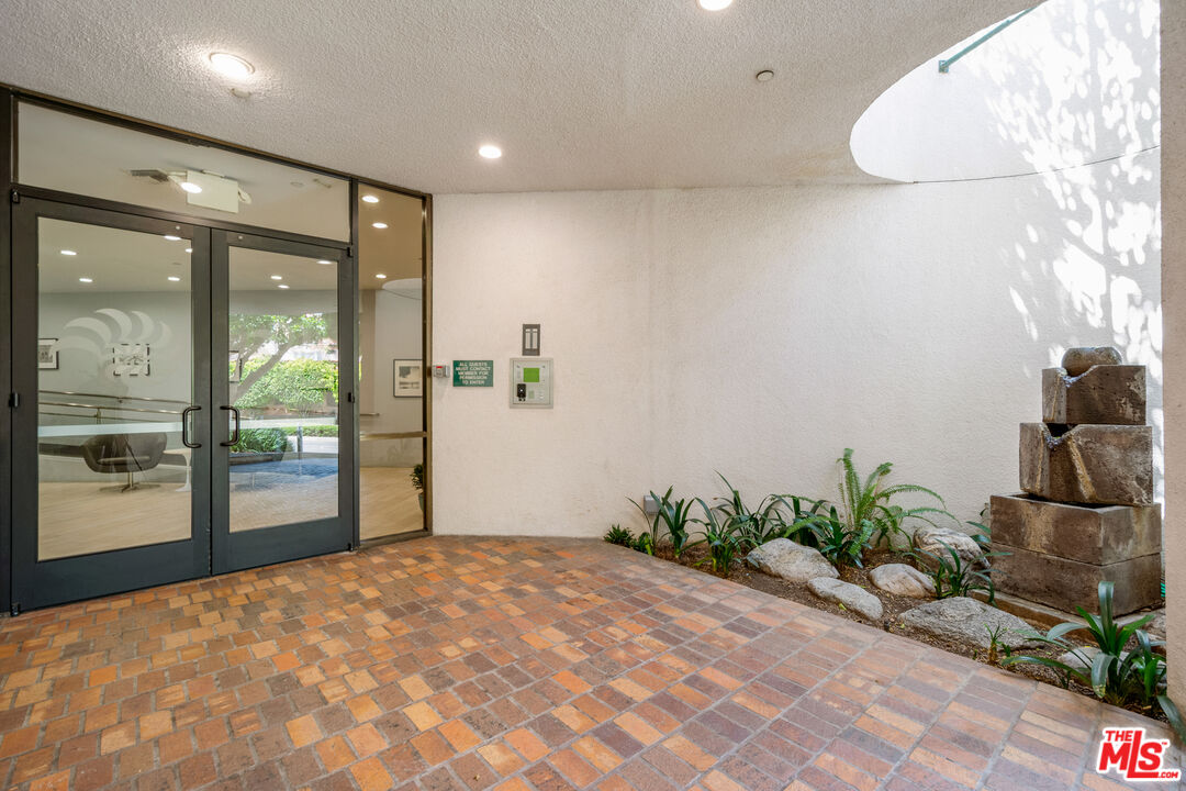 2920 Neilson Way Unit: 306