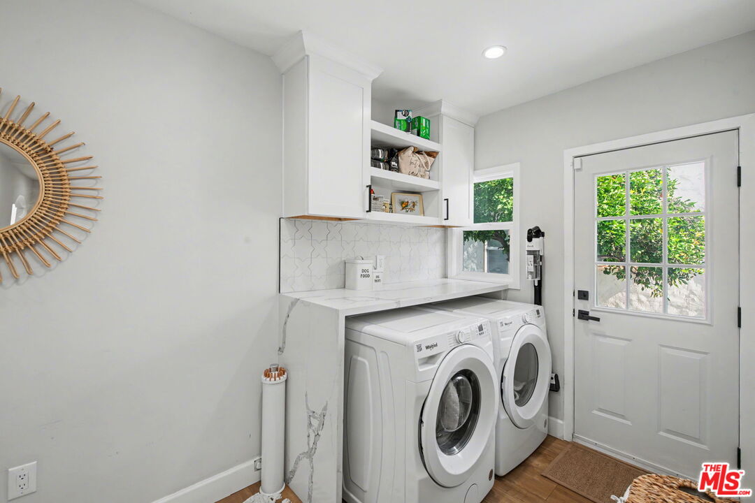 1135 W 81st Pl